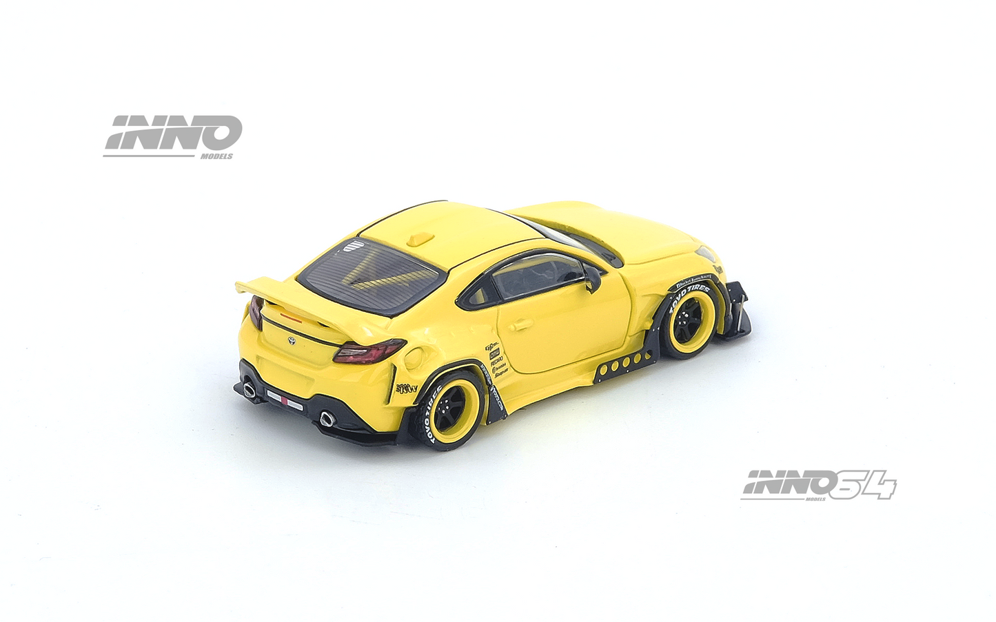 Inno64 1/64 TOYOTA GR86 "PANDEM" Yellow