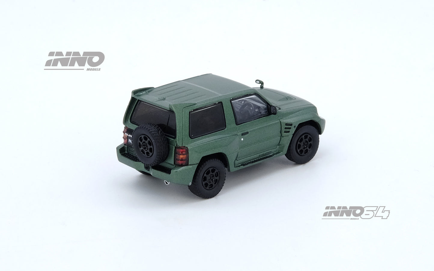 Inno64 1/64 MITSUBISHI PAJERO EVOLUTION Satin Green