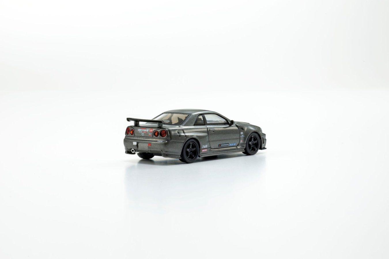 Kyosho 1/64 NISSAN SKYLINE GT-R with LED Gray (NISMO BNR34 CRS Version)