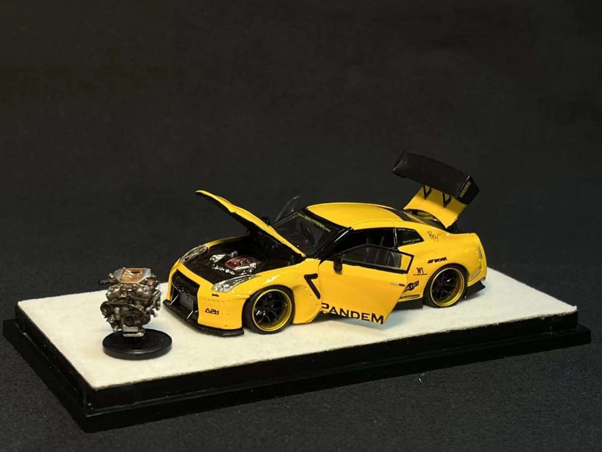 PGM 1/64 GT-R R35