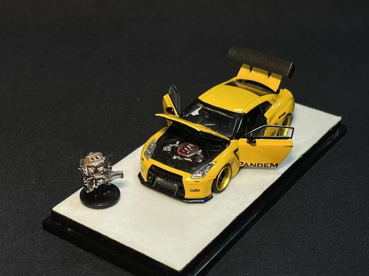 PGM 1/64 GT-R R35