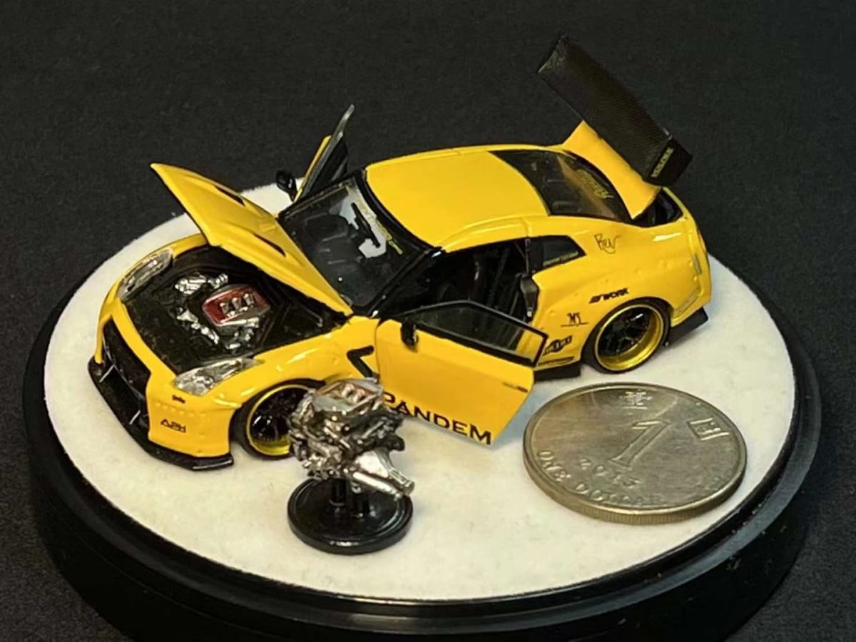 PGM 1/64 GT-R R35