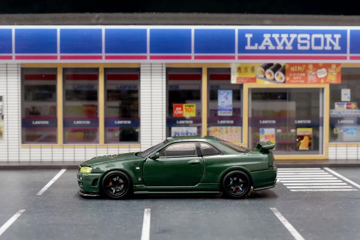 Motorhelix 1/64 Nissan Skyline GTR 5 Mk5 R34 Nismo Z-Tune 2 CRS Version