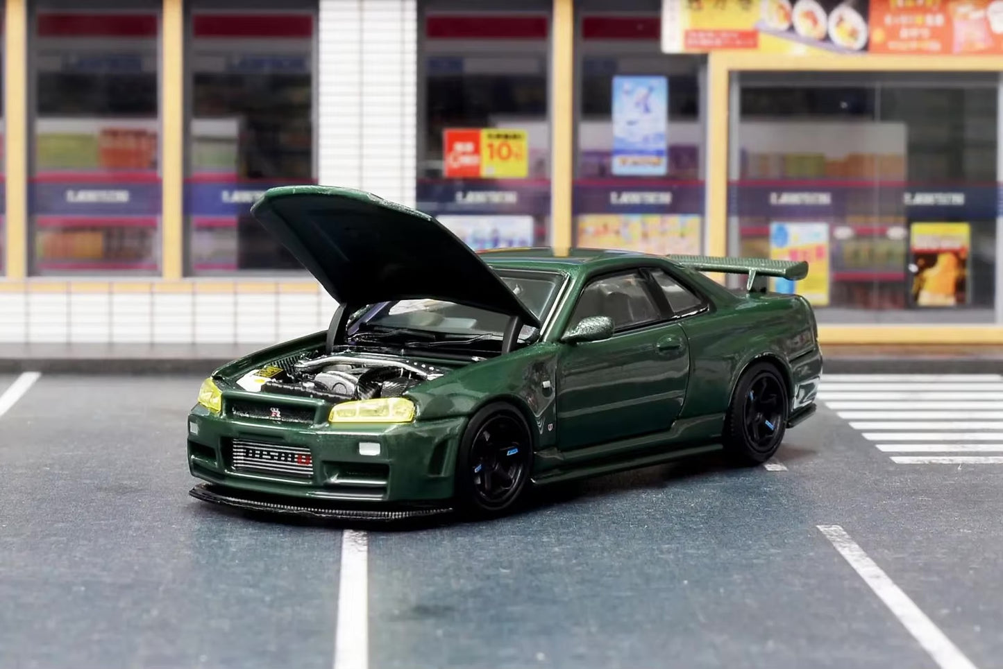 Motorhelix 1/64 Nissan Skyline GTR 5 Mk5 R34 Nismo Z-Tune 2 CRS Version