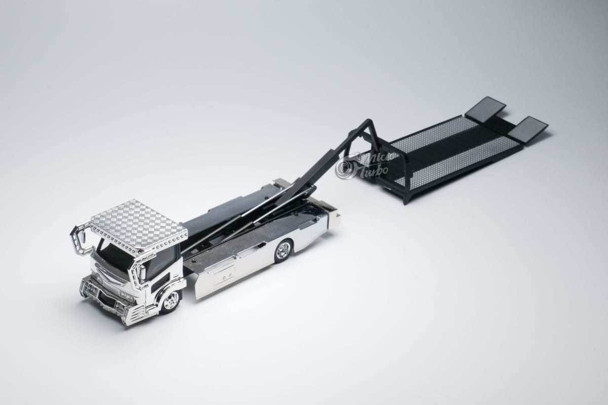 Microturbo 1:64 Chrome Silver Dekotora - Tow Truck