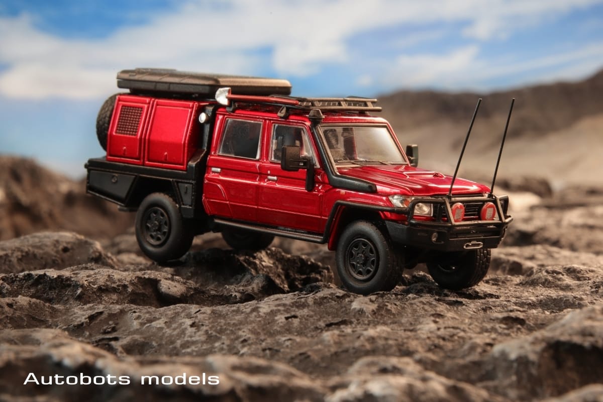 Autobots Models 1/64 Land Cruiser LC79 Pickup Double Cabin