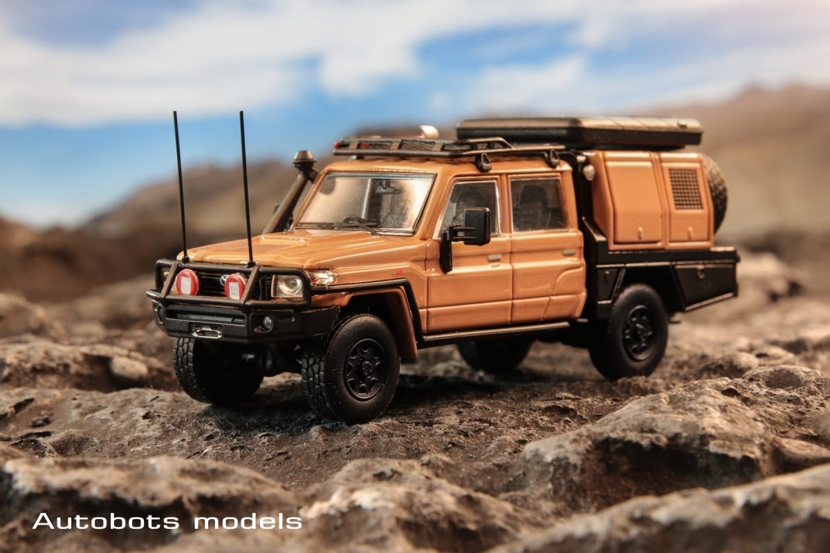 Autobots Models 1/64 Land Cruiser LC79 Pickup Double Cabin