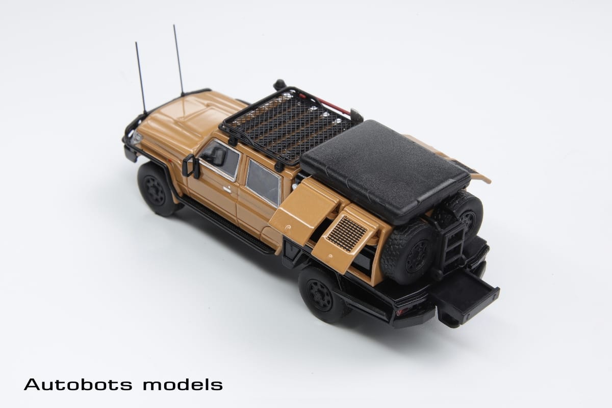 Autobots Models 1/64 Land Cruiser LC79 Pickup Double Cabin