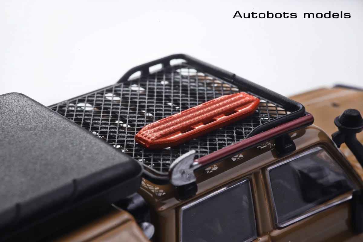 Autobots Models 1/64 Land Cruiser LC79 Pickup Double Cabin