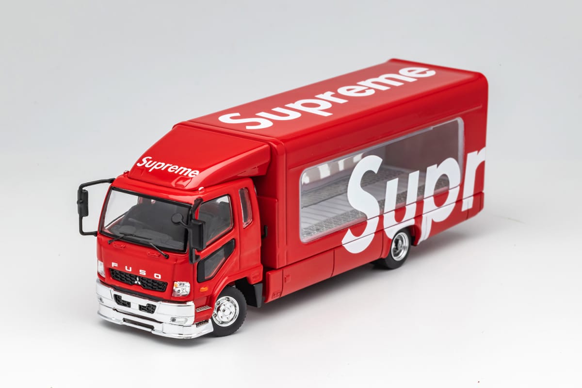 GCD 1/64 Mitsubishi Fuso Fighter Mk2(FK)2017 Outriggers Raised Truck (288-293)