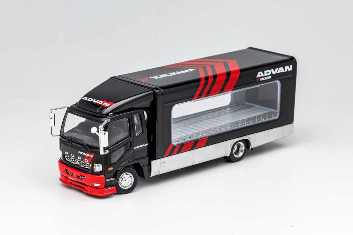 GCD 1/64 Mitsubishi Fuso Fighter Mk2(FK)2017 Outriggers Raised Truck (288-293)