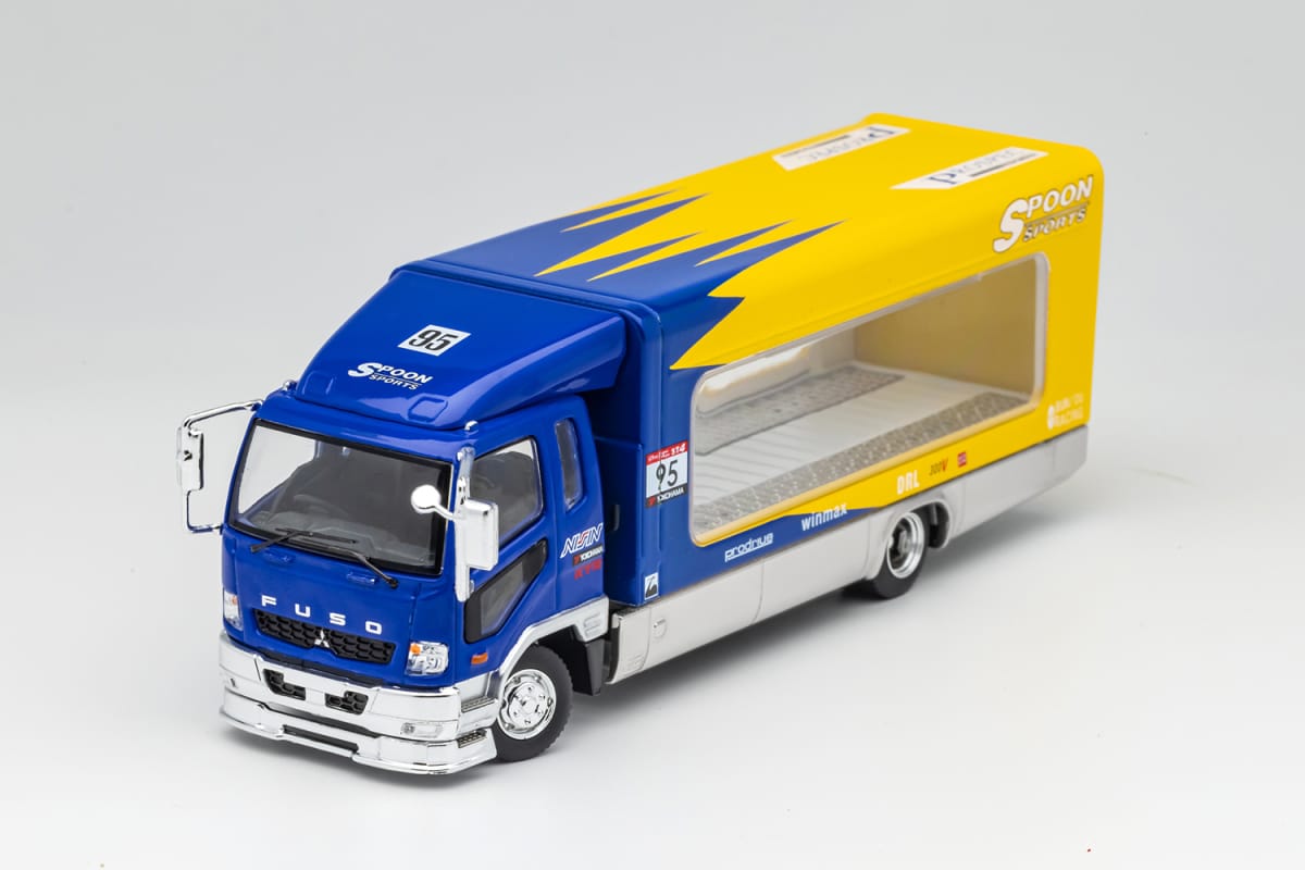 GCD 1/64 Mitsubishi Fuso Fighter Mk2(FK)2017 Outriggers Raised Truck (288-293)