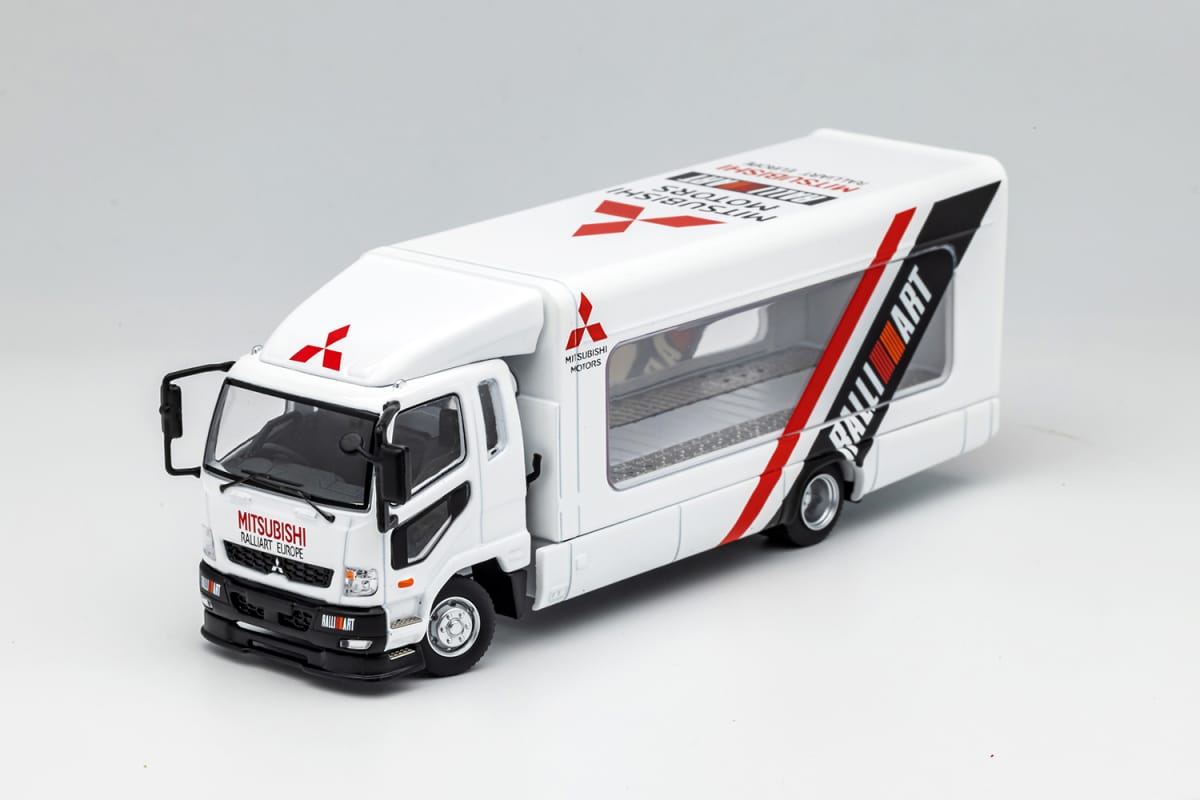 GCD 1/64 Mitsubishi Fuso Fighter Mk2(FK)2017 Outriggers Raised Truck (288-293)