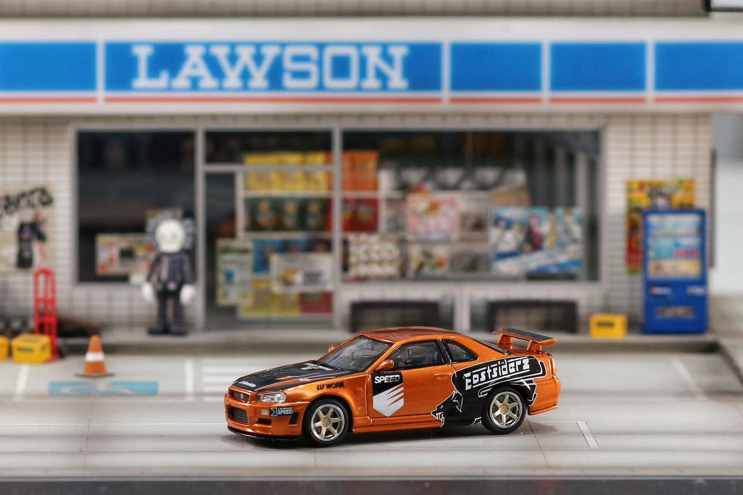 Stance Hunters x Street Weapon 1/64 Skyline GT-R R34 Nismo Z-Tune - NFS RedOrange Livery
Limited To 399 pcs Only
