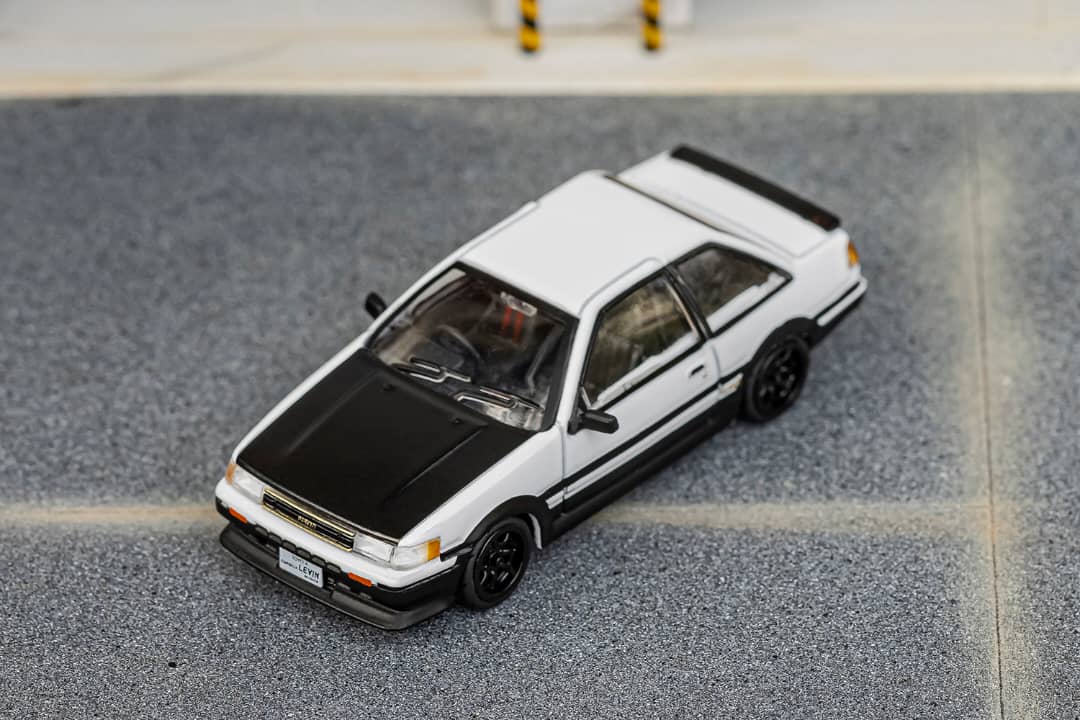 DCT 1/64 Toyota Corolla Levin AE86