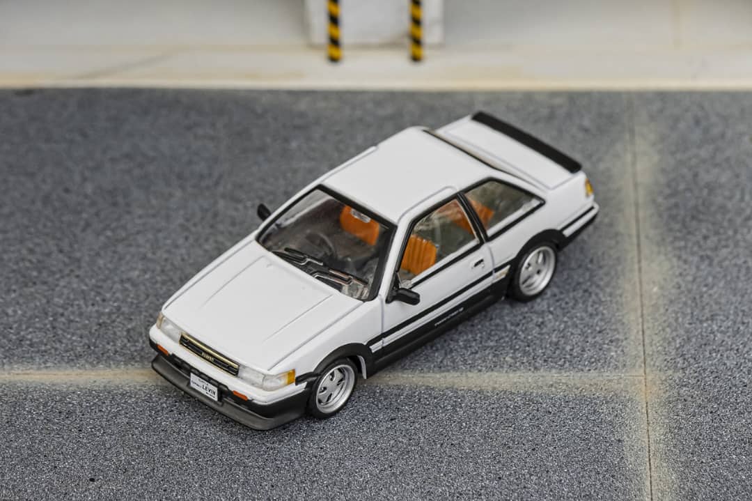 DCT 1/64 Toyota Corolla Levin AE86