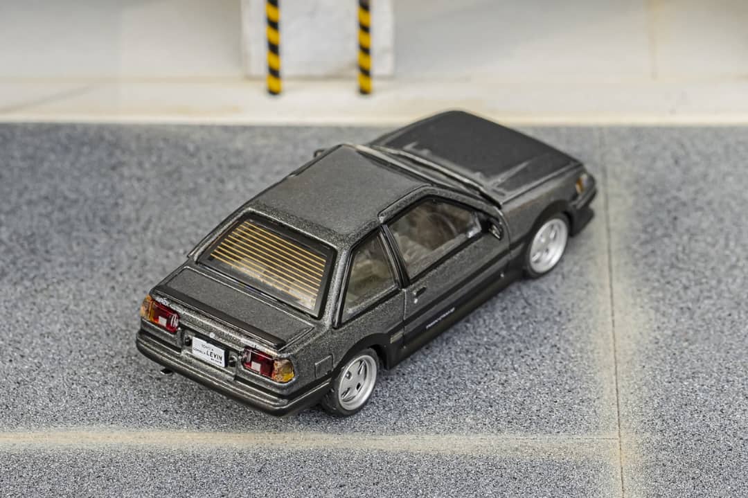 DCT 1/64 Toyota Corolla Levin AE86