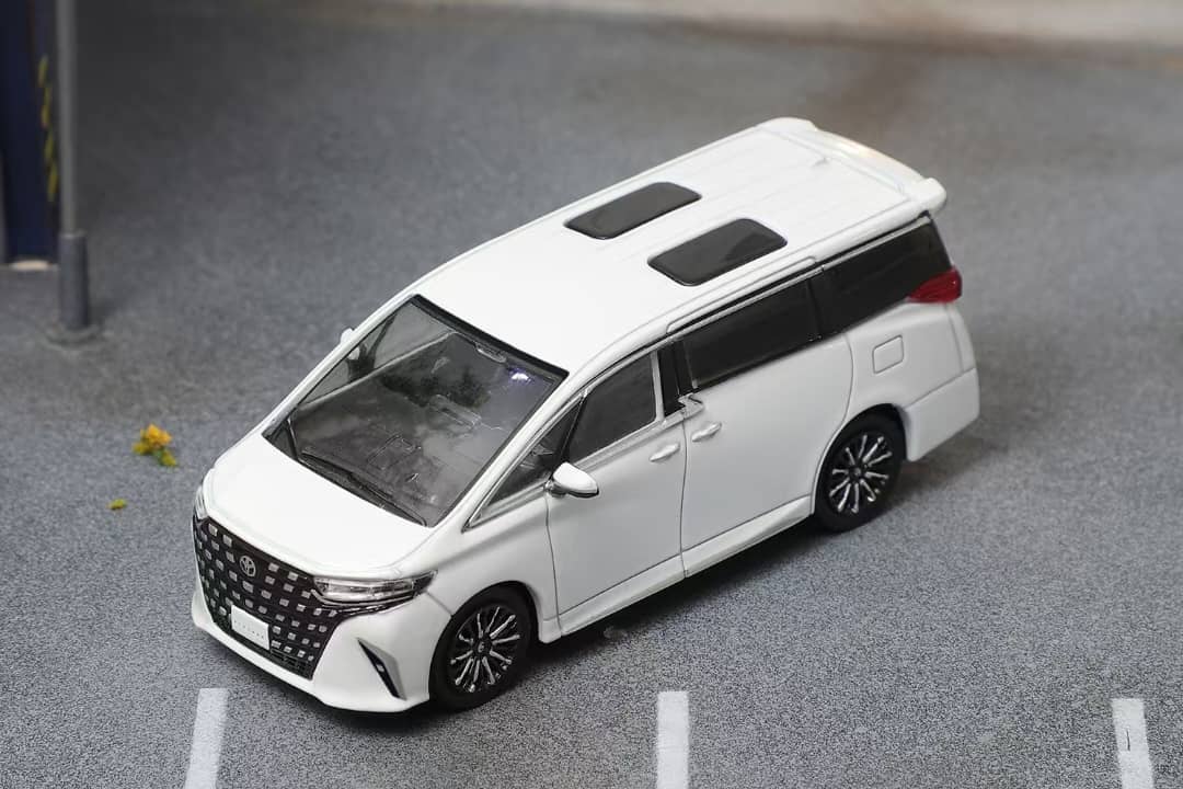 DCT 1/64 Toyota Alphard Mk4 AH40