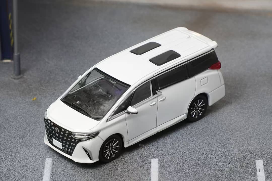 DCT 1/64 Toyota Alphard Mk4 AH40