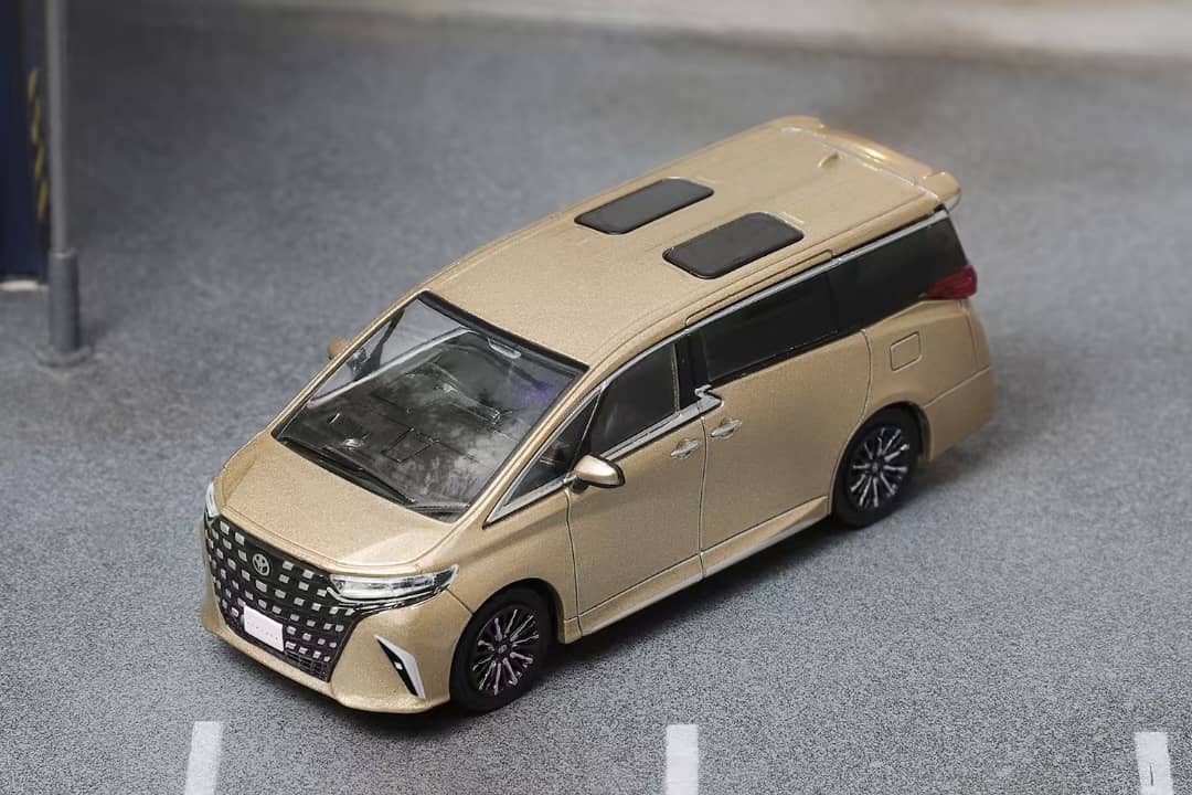 DCT 1/64 Toyota Alphard Mk4 AH40
