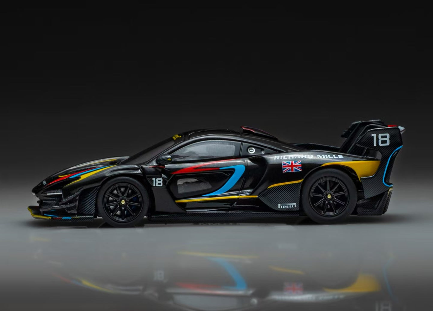 CM Model 1/64 Senna GTR Black18# Livery (James Hunt) HEC 2025 Exclusive Model