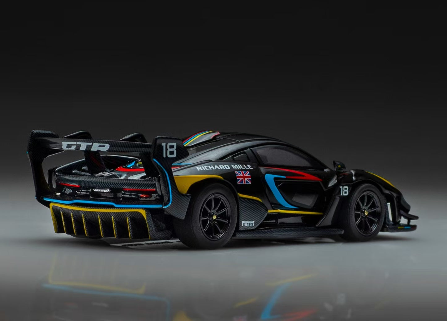 CM Model 1/64 Senna GTR Black18# Livery (James Hunt) HEC 2025 Exclusive Model