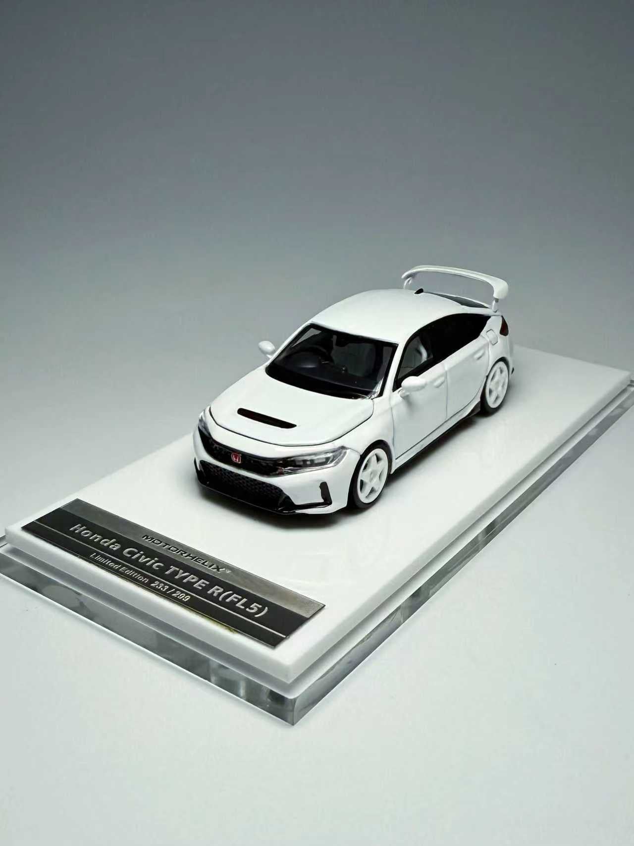 Motorhelix 1/64 Honda Civic Type-R FL5 White