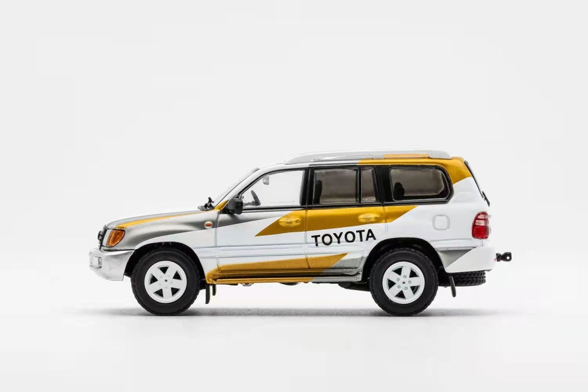 GCD 1/64 Toyota Land Cruiser LC100 White Competition