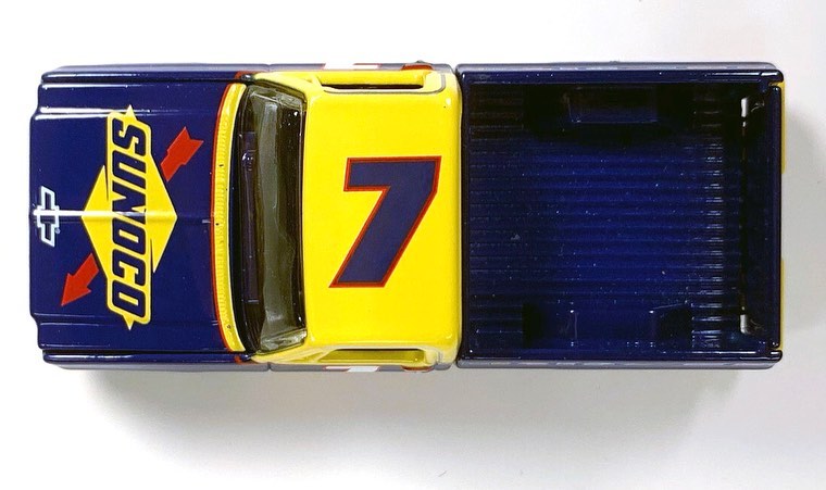Auto World 1:64 MiJo Exclusives Chevy 1973 Cheyenne Fleetside Sunoco Racing LTD 4,800
