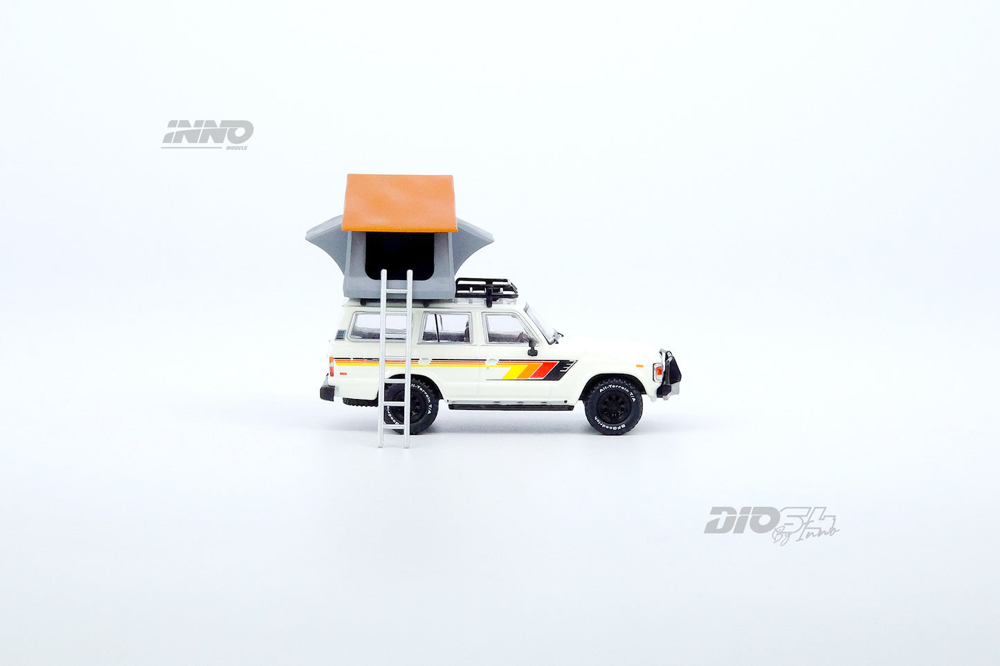 1:64 TOYOTA LAND CRUISER FJ60 Car Camping Diorama with Figures
