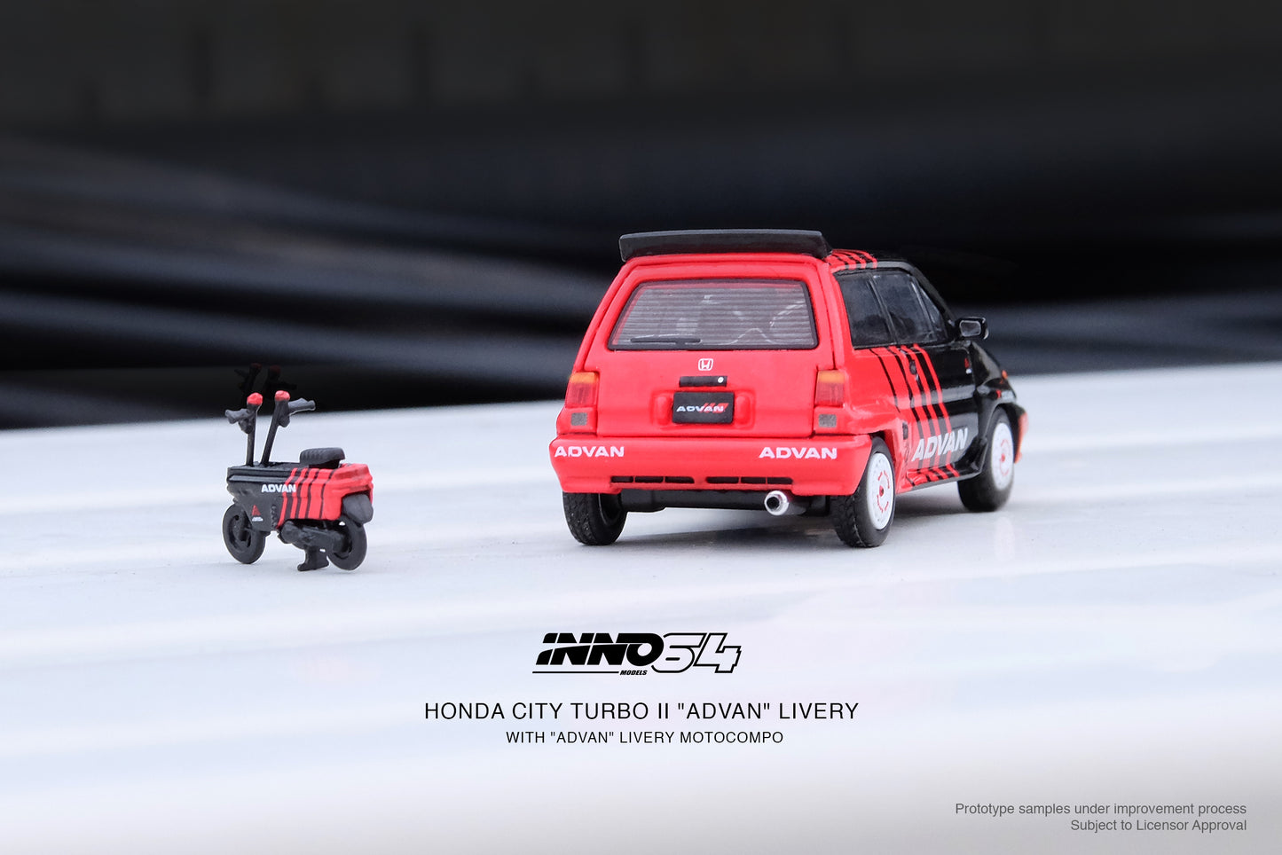 Inno64 1/64 HONDA CITY TURBO II "ADVAN" Livery With "ADVAN" Livery MOTOCOMPO