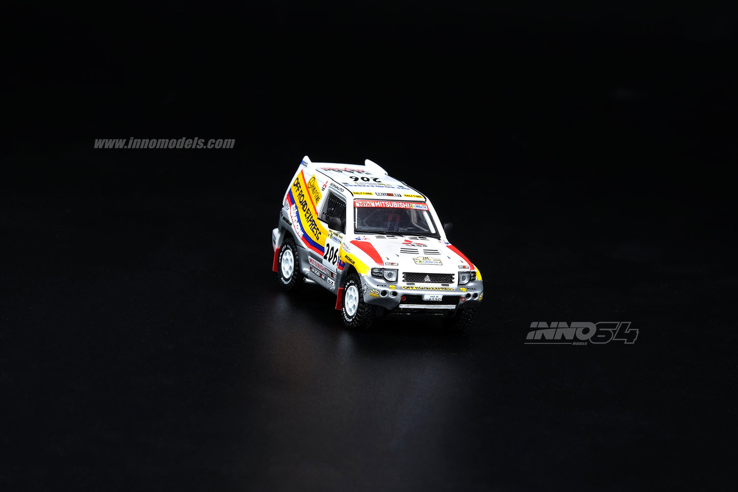Inno64 1:64 MITSUBISHI PAJERO EVOLUTION #206 "OFF ROAD EXPRESS" Paris-Granada-Dakar 1998 Winner