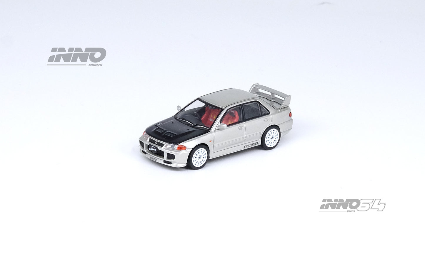 Inno64 1/64 MITSUBISHI LANCER EVOLUTION III Silver with Carbon Bonnet