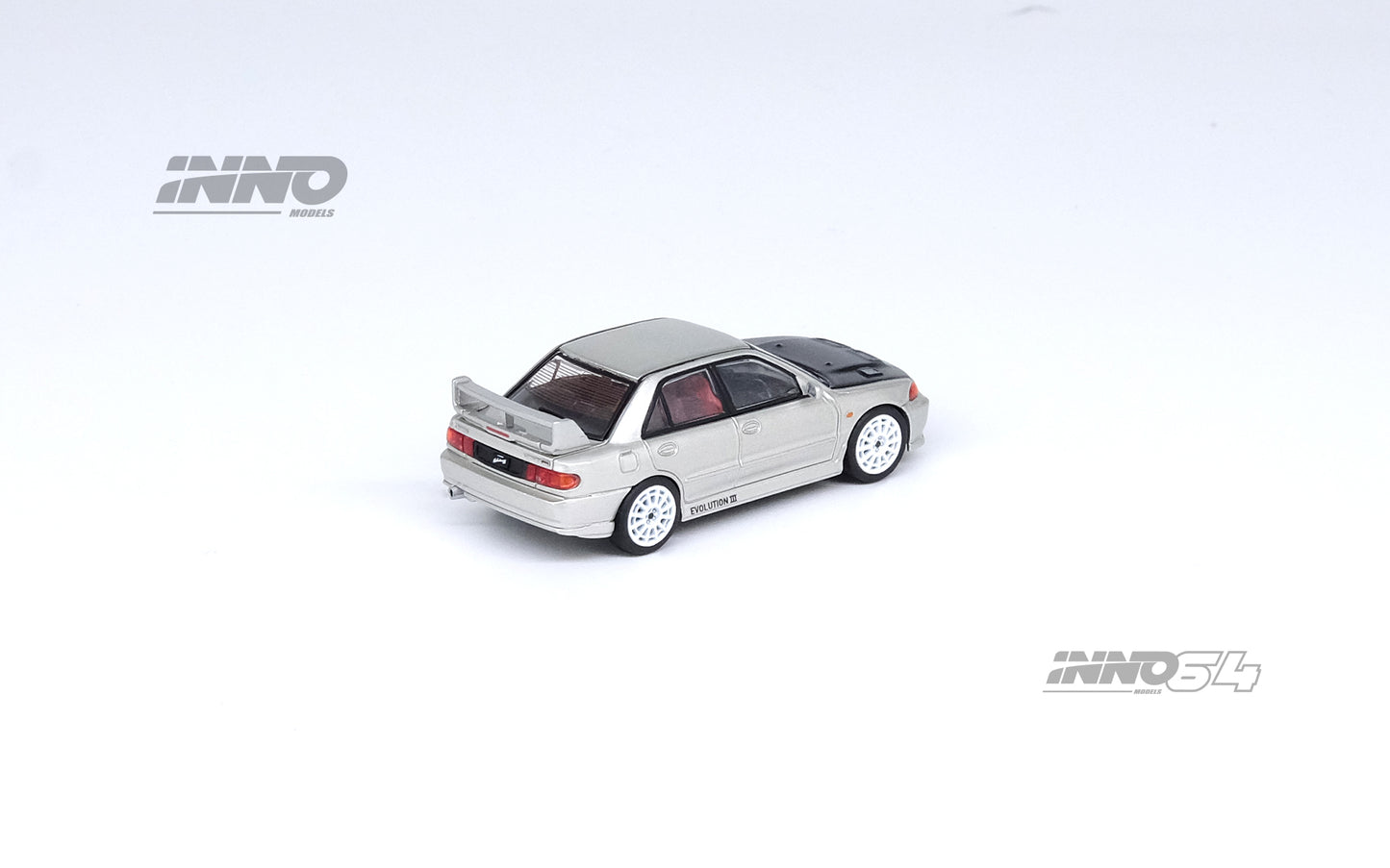 Inno64 1/64 MITSUBISHI LANCER EVOLUTION III Silver with Carbon Bonnet