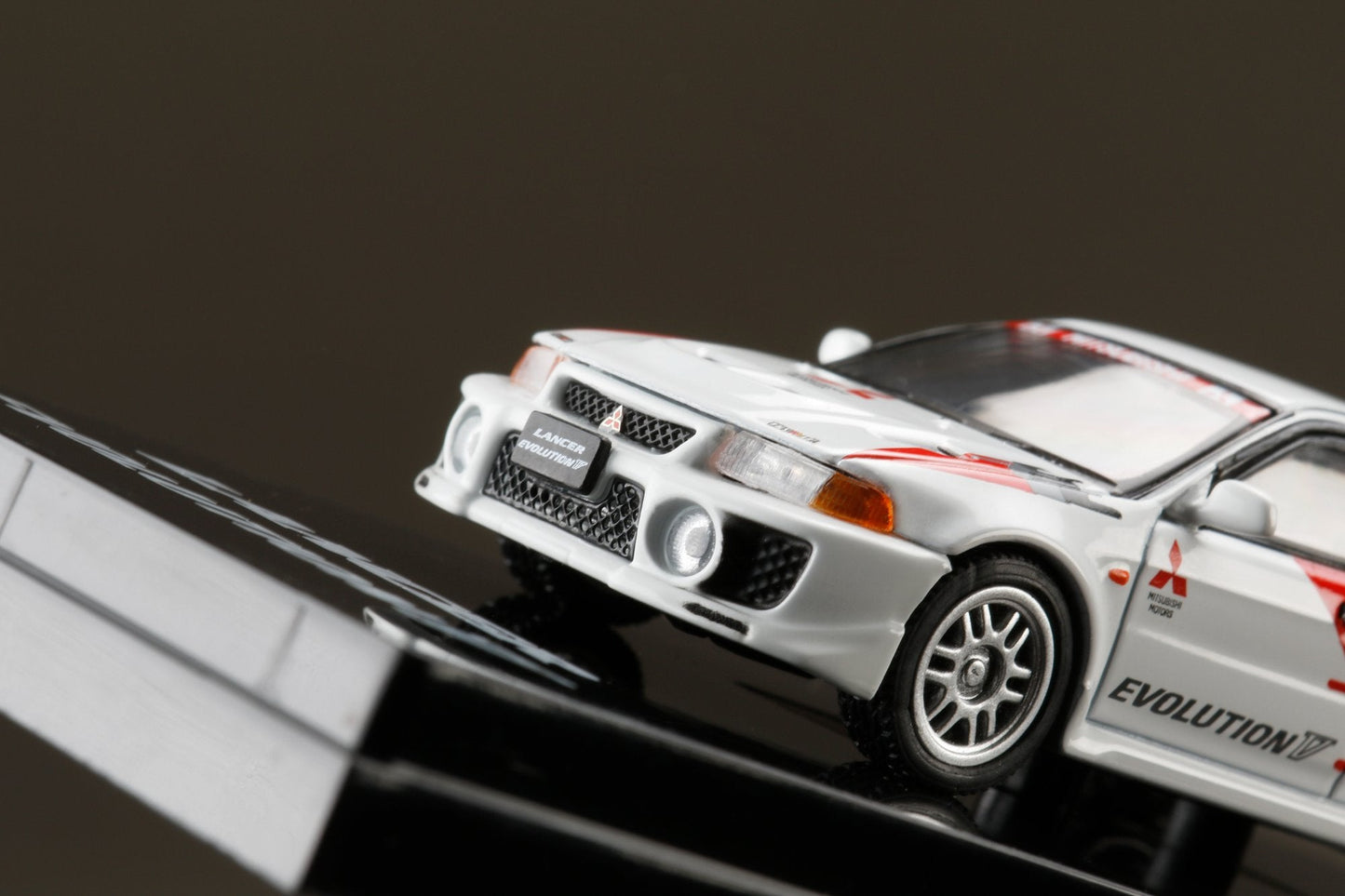 Hobby Japan 1/64 MITSUBISHI LANCER GSR EVOLUTION 5 (CP9A) 1998