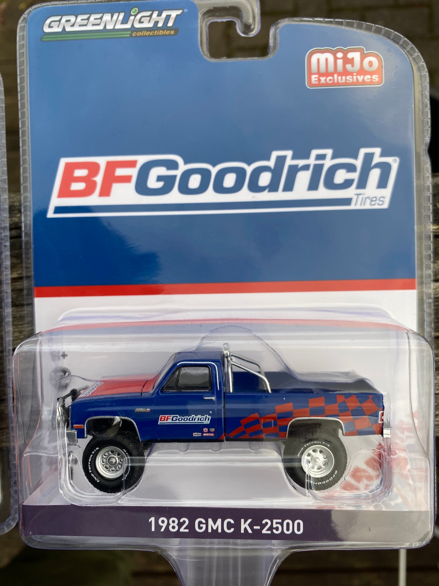 Greenlight 1:64 MiJo Exclusive 82 GMC K-2500 BFGoodrich (Limited to 3000pcs)