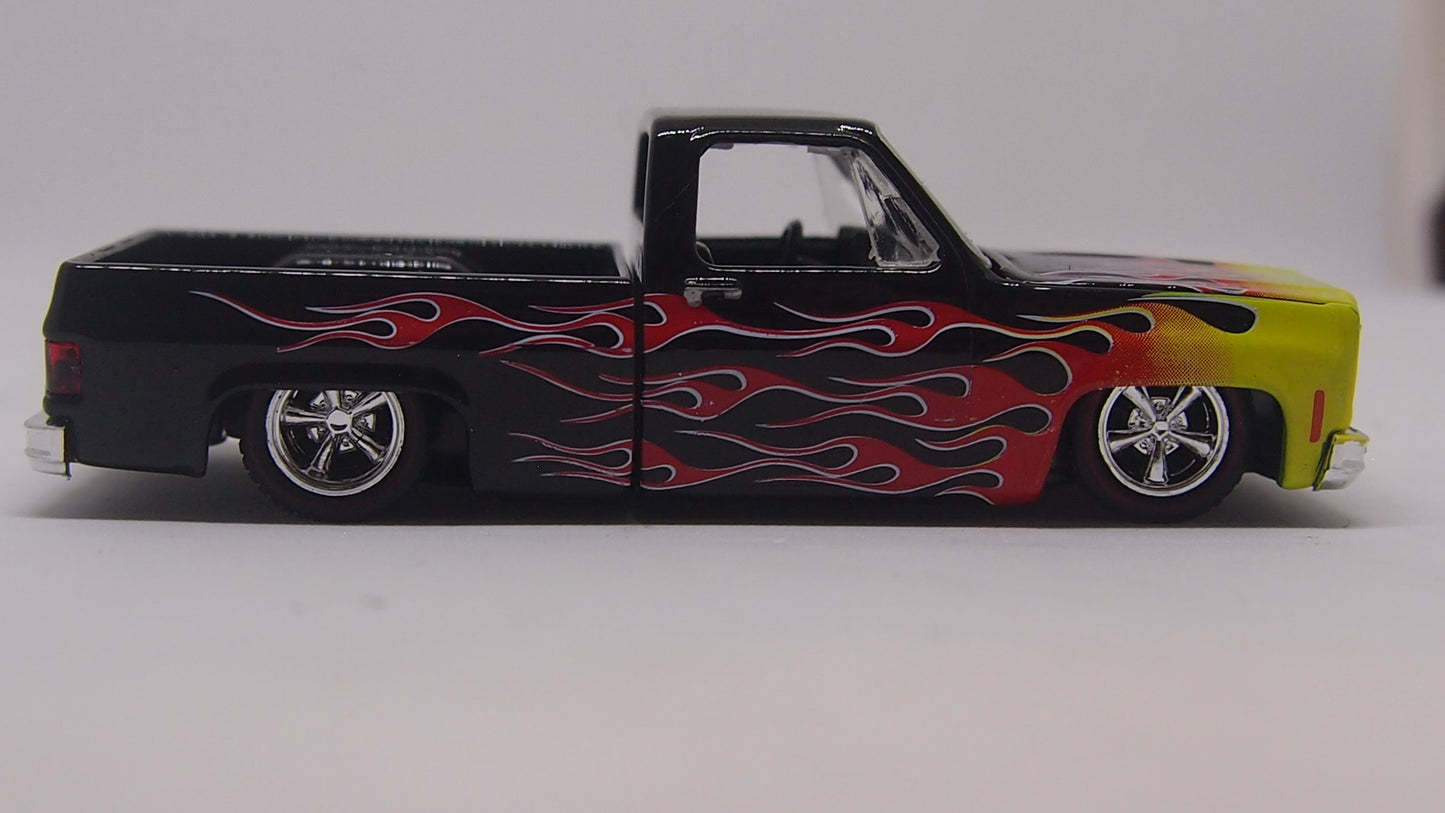 M2 Machines 1:64 Auto-Trucks Mijo Exclusive Chevy '79 Custom Flames