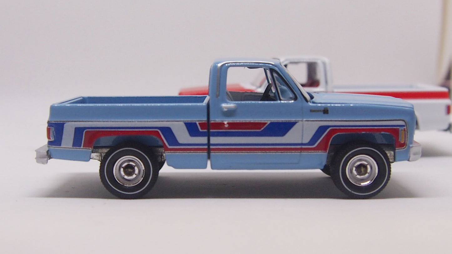 Auto World 1:64 Premium Chevy Bonanza Truck Bicenntenial Edition '76