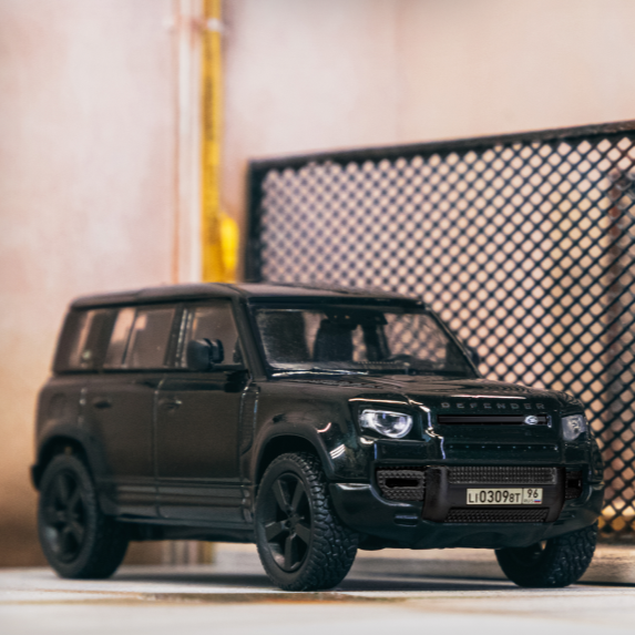 Tarmac Works 1/64 Land Rover Defender 110 Black Metallic