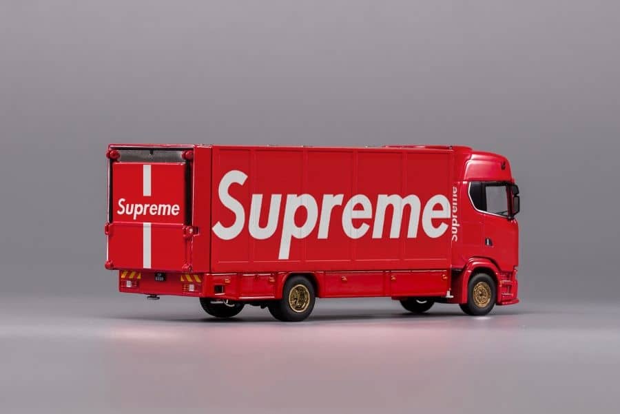 GCD 1/64 S730 Enclosed Double Deck Gull Wing Tow Truck - Supreme