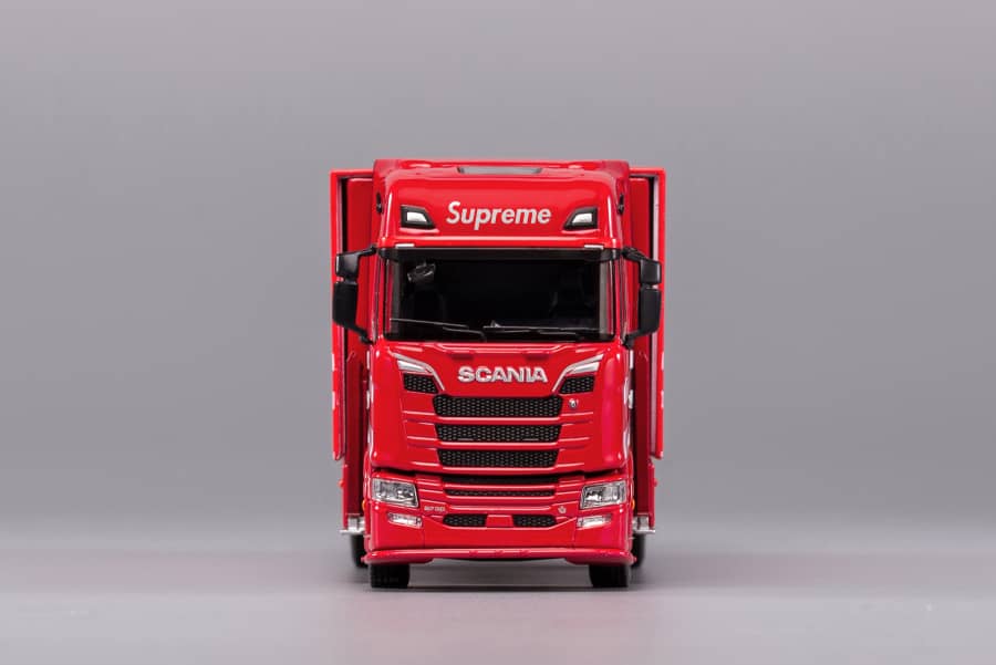 GCD 1/64 S730 Enclosed Double Deck Gull Wing Tow Truck - Supreme