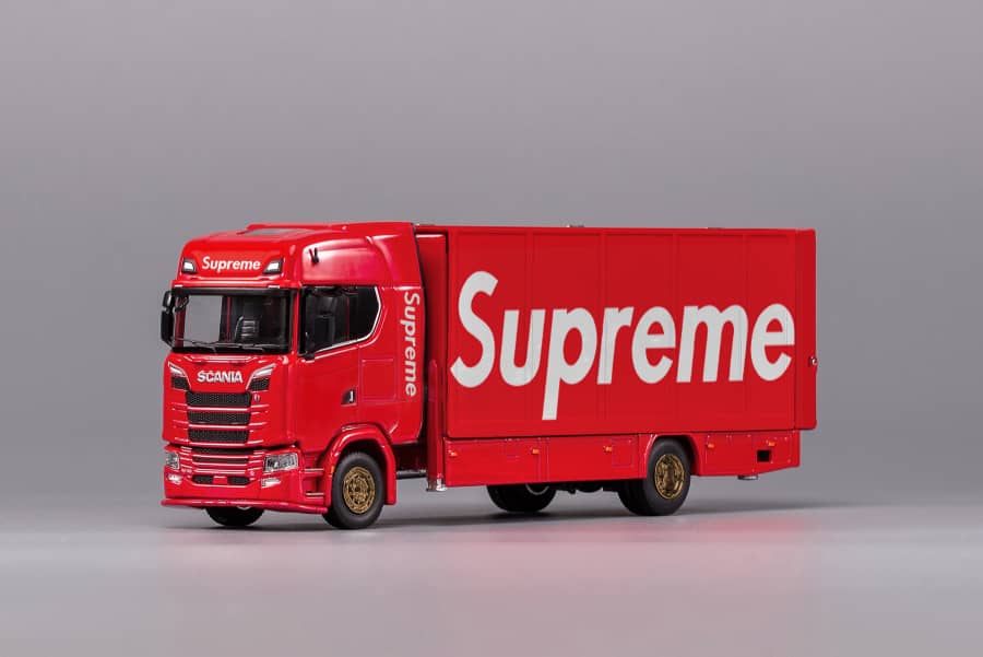 GCD 1/64 S730 Enclosed Double Deck Gull Wing Tow Truck - Supreme