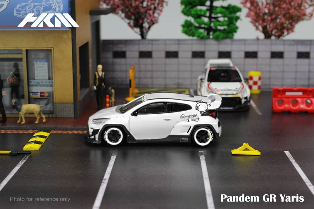 HKM 1/64 GR Yaris Pandem Rocket Bunny