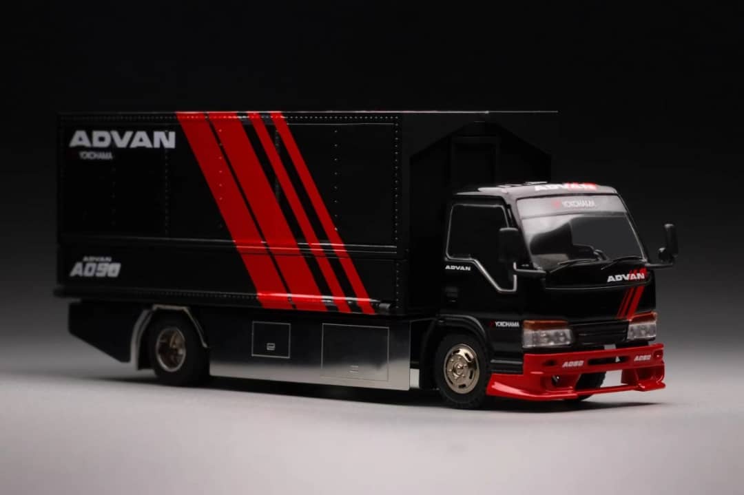 Peako x Y.E.S 1:64 ELF Custom Tow Truck - Advan
