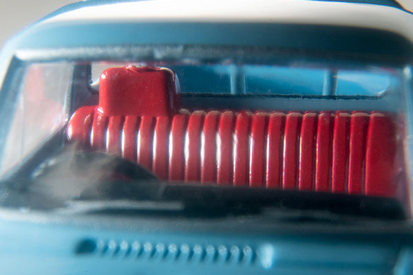 Tomica Limited Vintage 1/64 LV-195b DATSUN TRUCK 1500 Deluxe Light Blue with Figures