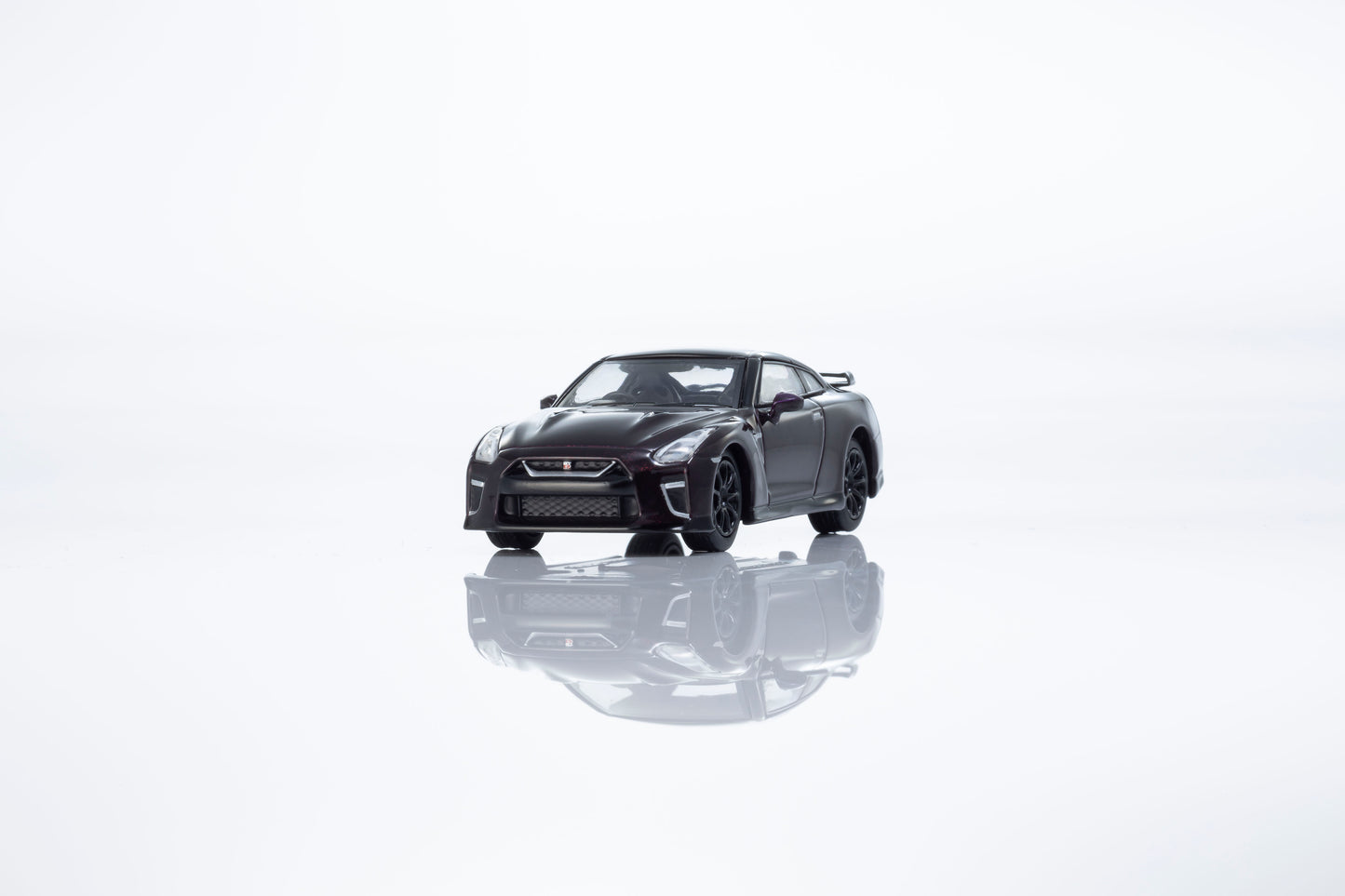 [ETA:  Apr 2024 ] Kyosho 1/64 Nissan GT-R Track Edition Engineered
 By  Nismo T- Spec