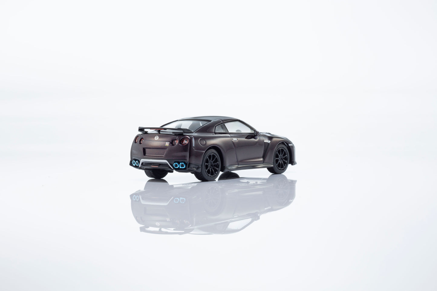 [ETA:  Apr 2024 ] Kyosho 1/64 Nissan GT-R Track Edition Engineered
 By  Nismo T- Spec