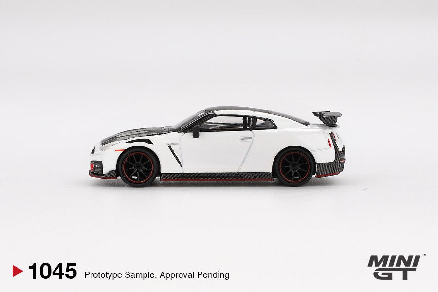 [ETA:  Nov 2025 ] Mini GT 1/64 Nissan GT-R Nismo 2024 Brilliant White Pearl