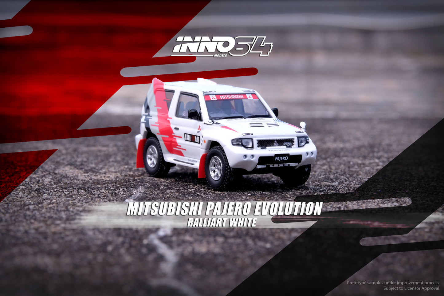 Inno64 1/64 MITSUBISHI PAJERO EVOLUTION "RALLIART" White