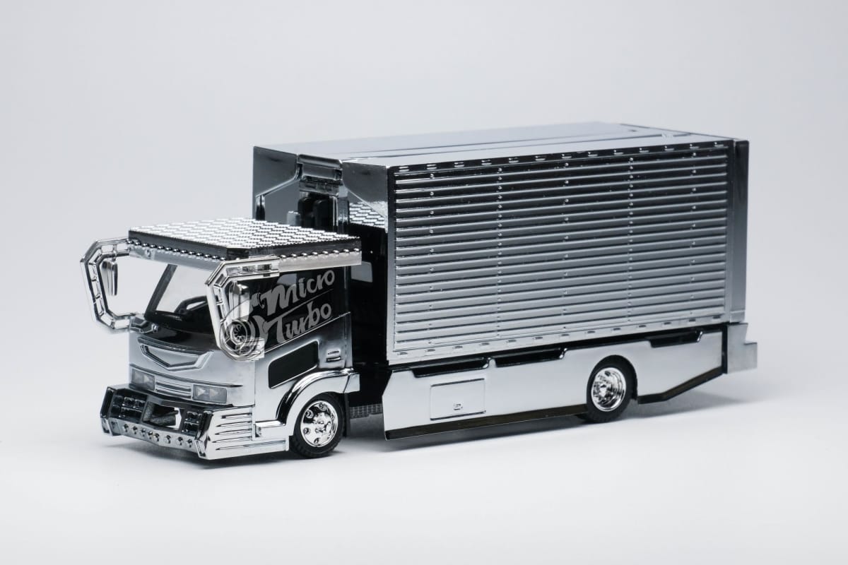 Microturbo 1:64 Chrome Silver Dekotora - Gull Wing Truck with Lion Decals(ABS Container)